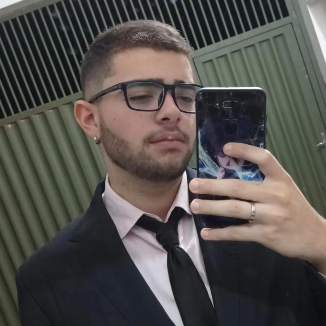 Lucas Wenderosch | Assistente Administrativo